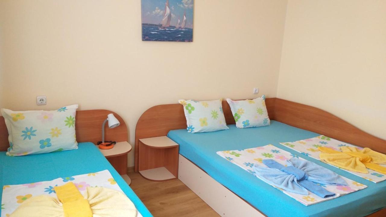 Ivanovi Guest House Primorsko Eksteriør billede