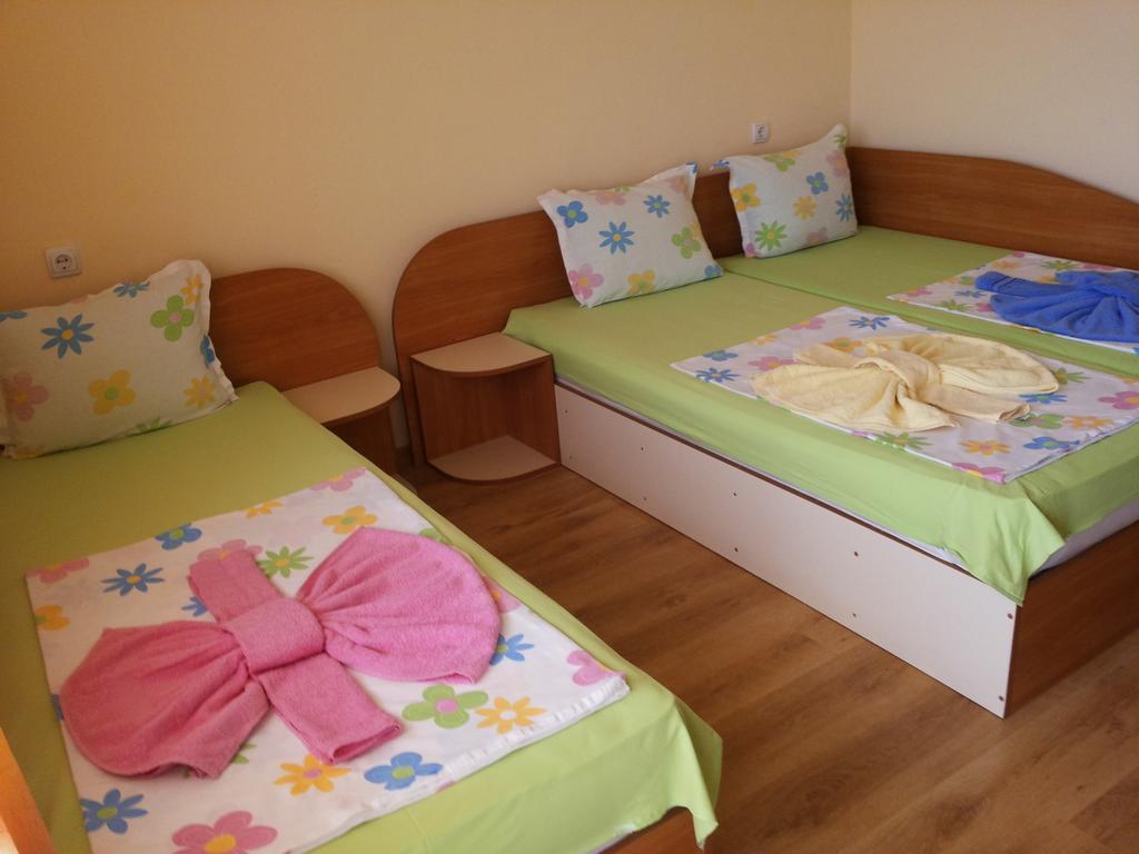 Ivanovi Guest House Primorsko Værelse billede
