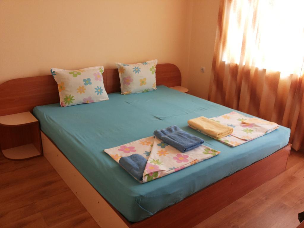 Ivanovi Guest House Primorsko Værelse billede