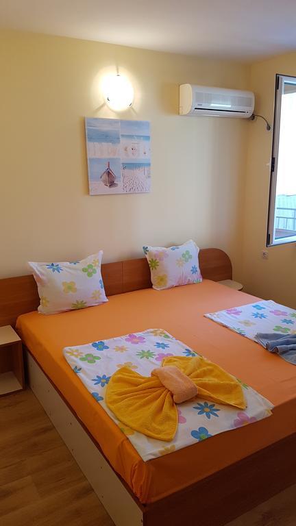 Ivanovi Guest House Primorsko Eksteriør billede